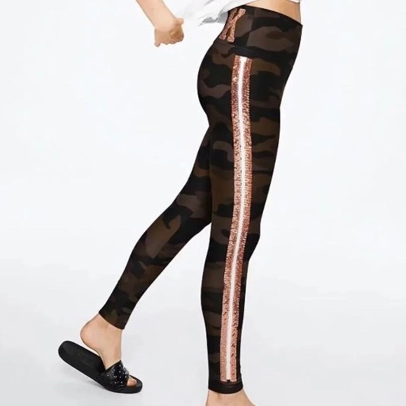 Victoria's Secret Pink Ultimate Camo 